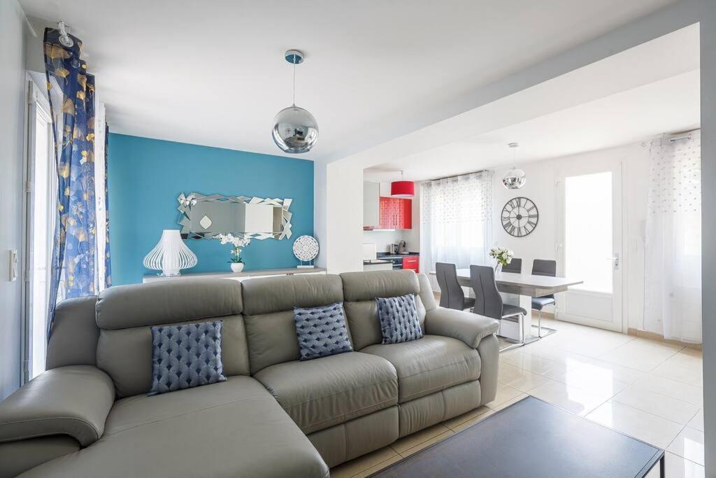 Logement 004 A 300M De La Gare Mantes La Jolie Екстериор снимка
